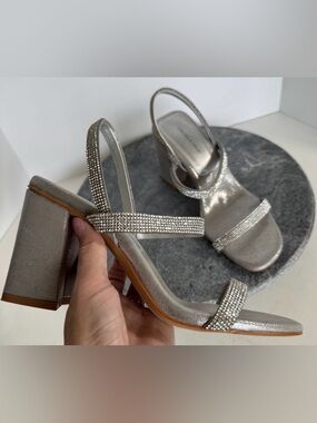 Chelsea & Violet Girli Rhinestone Strap Sandals Heels 8